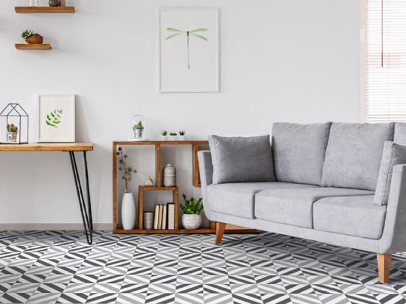 Sala pequeña con piso en hidráulico