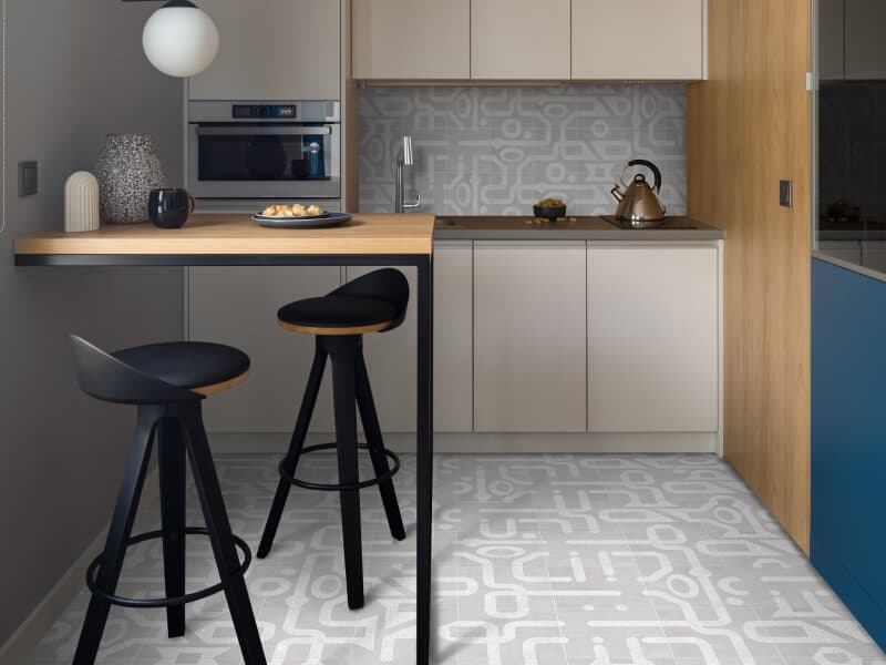 Cocina moderna pequeña con isla