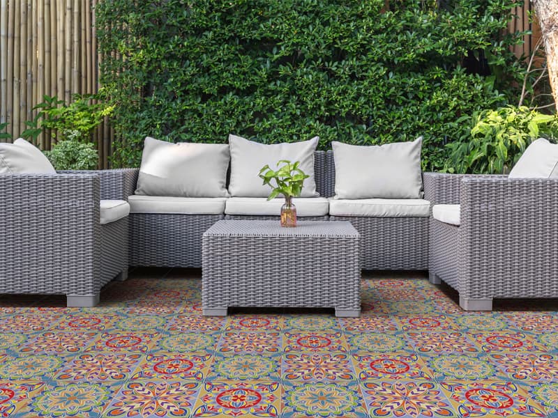 Sala exterior con diseño tipo mandala