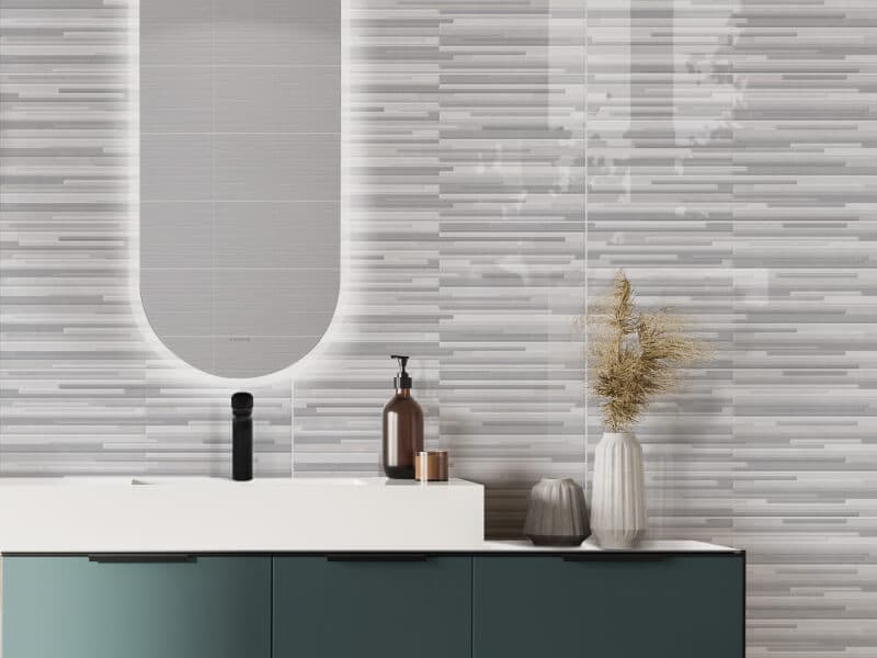 Tocador de baño en tonos grises