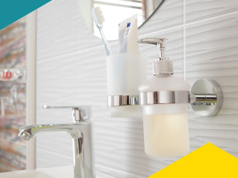 Baño con accesorios grival